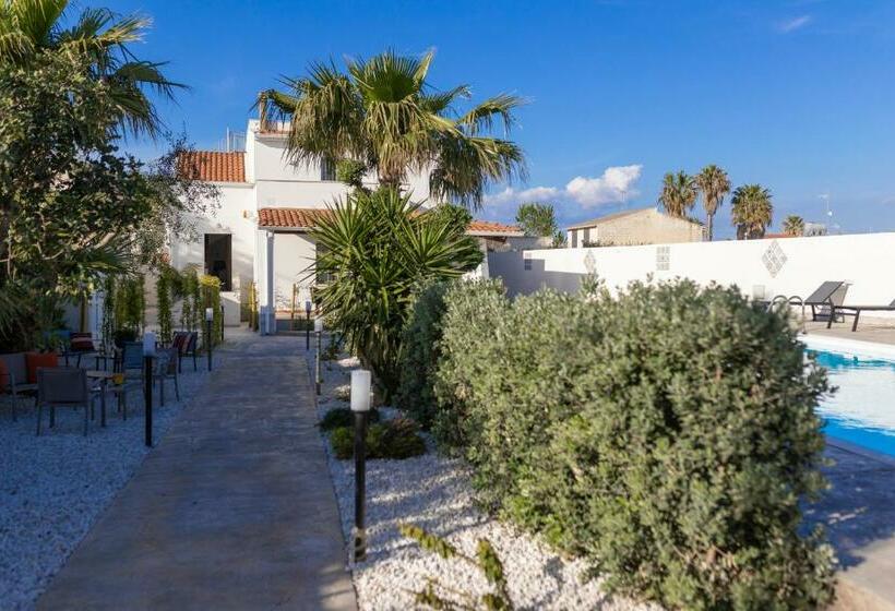 Mrbrown Cinzia Resort Beach