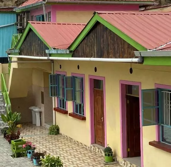 هتل Monga’re Lodge And Restaurant