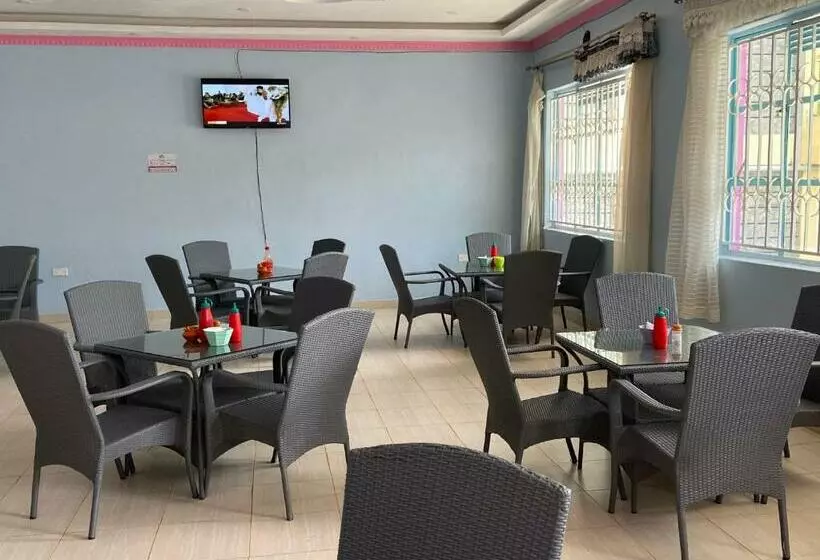 هتل Monga’re Lodge And Restaurant