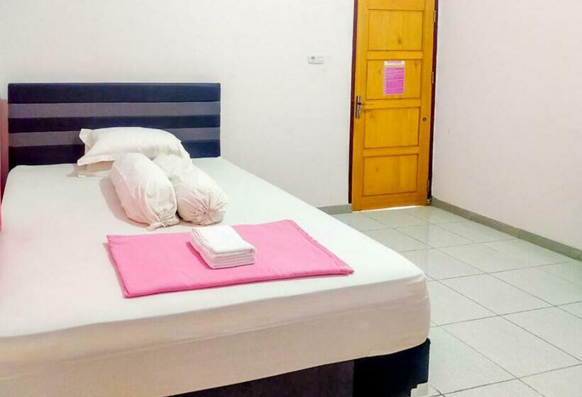 Reddoorz @ Makarios Hotel Poso