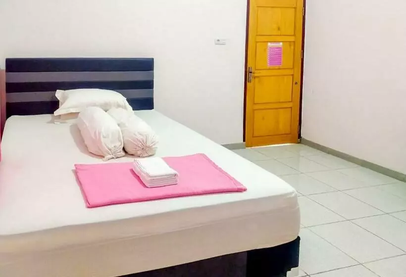 Reddoorz @ Makarios Hotel Poso