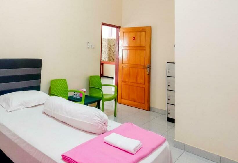 Reddoorz @ Makarios Hotel Poso