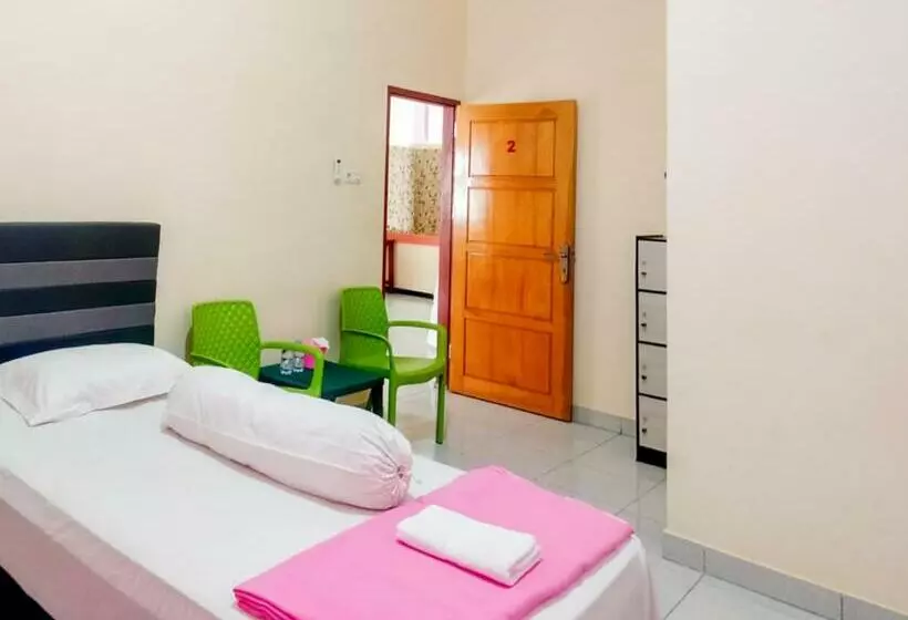 Reddoorz @ Makarios Hotel Poso