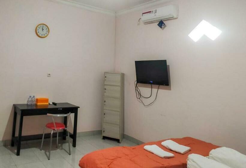 Reddoorz @ Makarios Hotel Poso