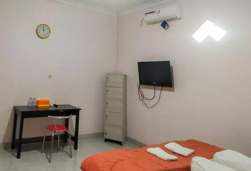 Reddoorz @ Makarios Hotel Poso