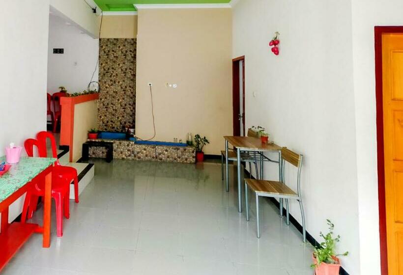 Reddoorz @ Makarios Hotel Poso