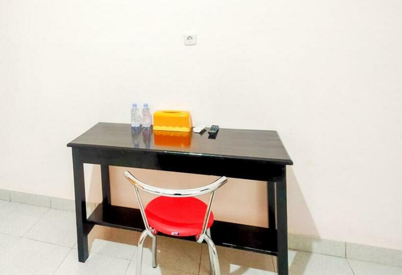 Reddoorz @ Makarios Hotel Poso