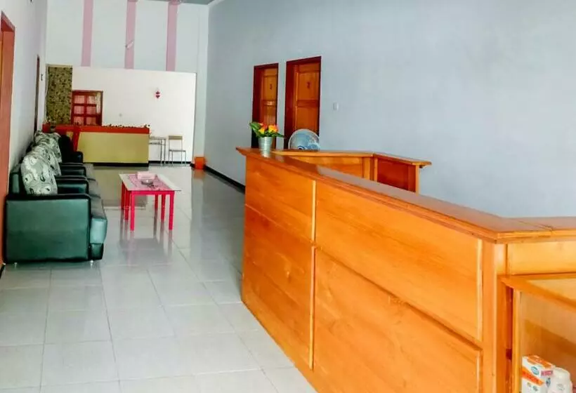 Reddoorz @ Makarios Hotel Poso