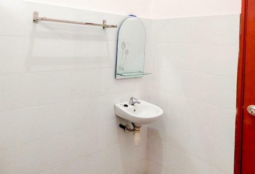 Reddoorz @ Makarios Hotel Poso