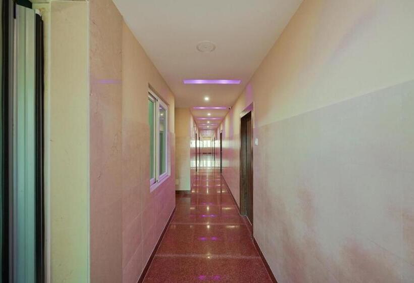 ホテル Spot On Blue Sagar