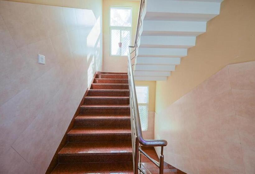 ホテル Spot On Blue Sagar