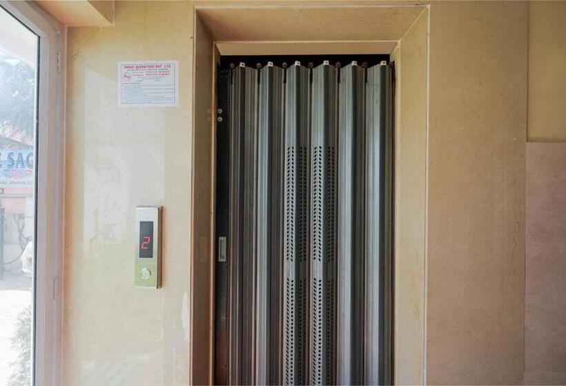 ホテル Spot On Blue Sagar