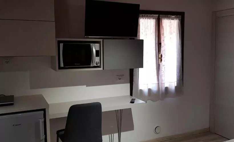 تختخواب و صبحانه Smartroom Lula