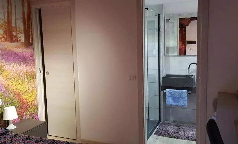 تختخواب و صبحانه Smartroom Lula