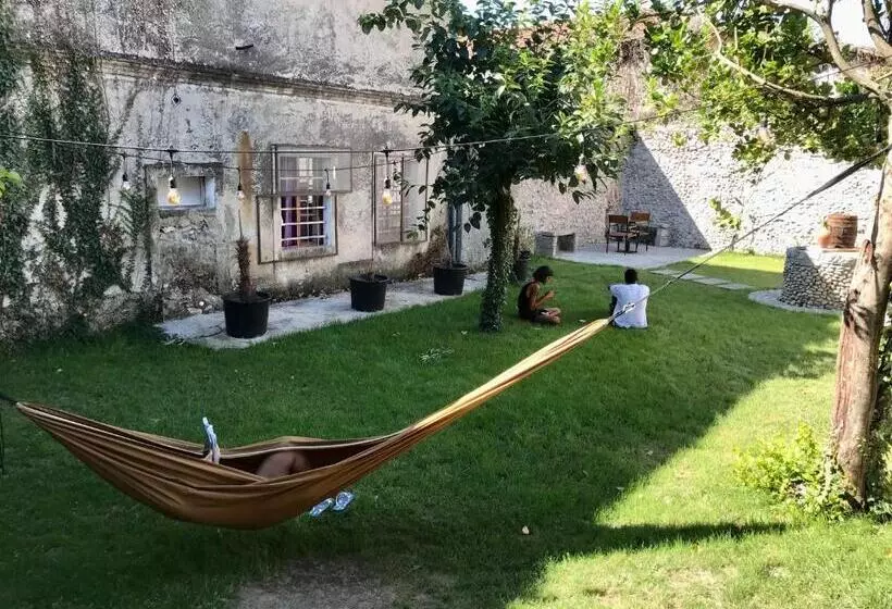 ペンション Intown Guesthouse Shkoder