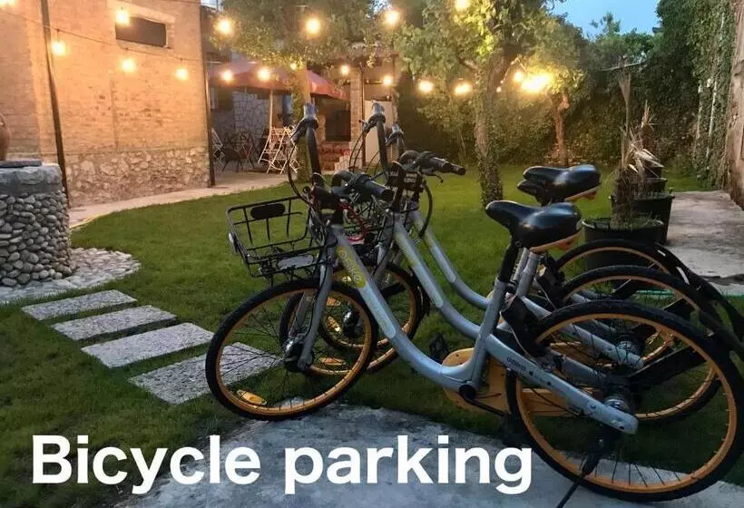 ペンション Intown Guesthouse Shkoder