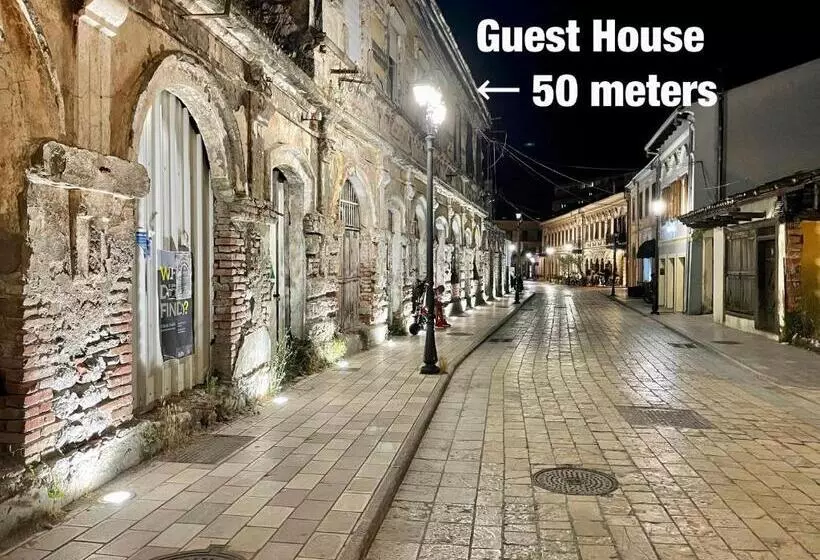 ペンション Intown Guesthouse Shkoder