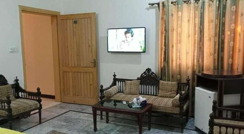 هتل Luxury Palace Peshawar