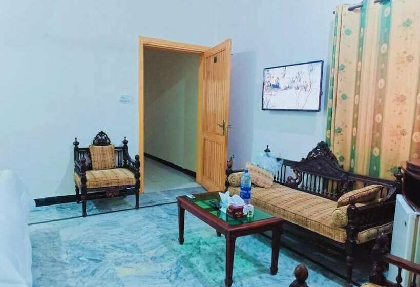 هتل Luxury Palace Peshawar