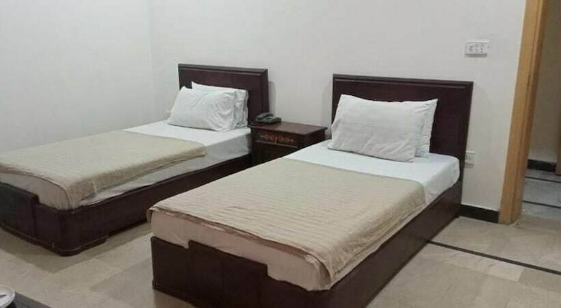 هتل Luxury Palace Peshawar