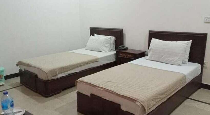 هتل Luxury Palace Peshawar