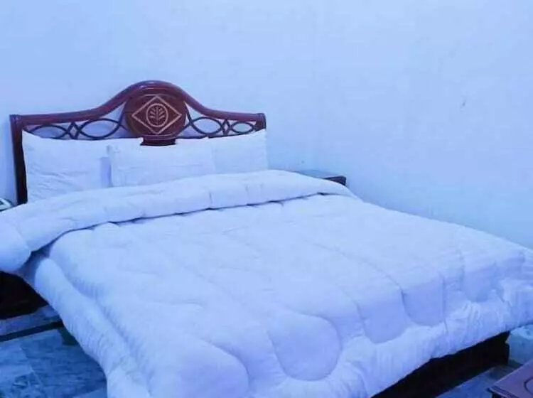 هتل Luxury Palace Peshawar