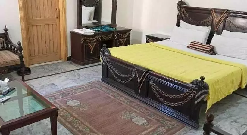 هتل Luxury Palace Peshawar