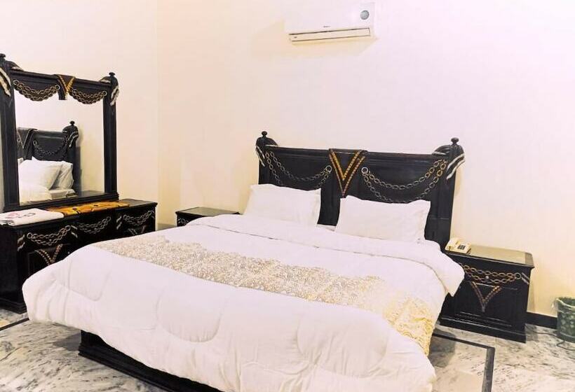 هتل Luxury Palace Peshawar