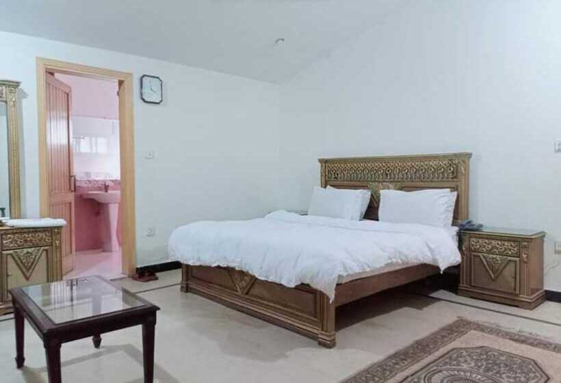 هتل Luxury Palace Peshawar