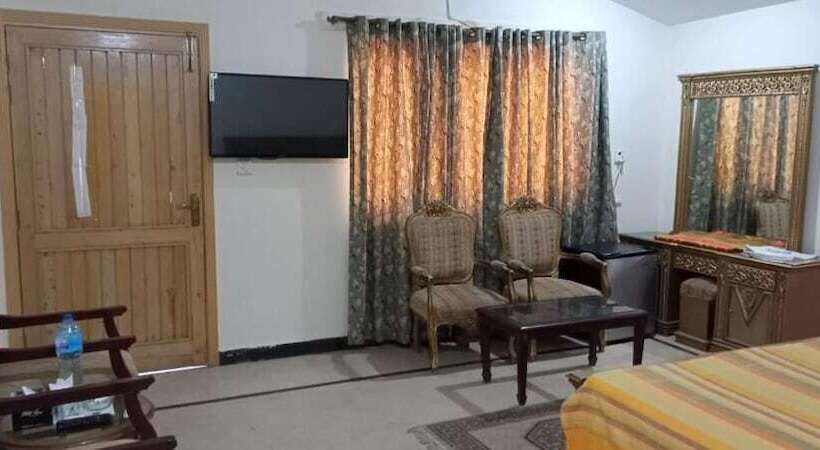 هتل Luxury Palace Peshawar