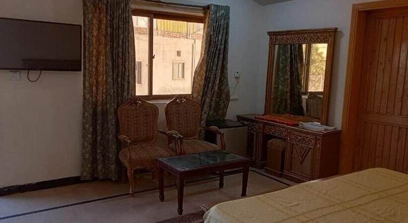 هتل Luxury Palace Peshawar