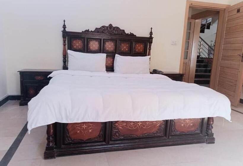 هتل Luxury Palace Peshawar