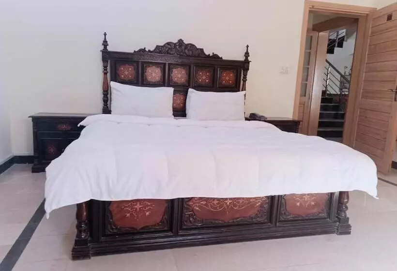 هتل Luxury Palace Peshawar