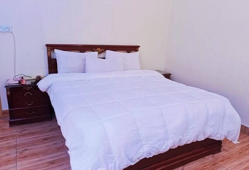 هتل Luxury Palace Peshawar