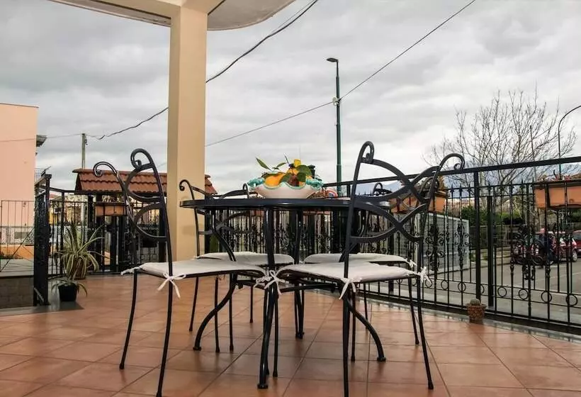 Aamiaismajoitus (B&B) Pompei Luxury Rooms