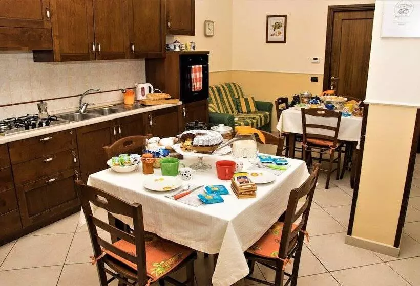 Aamiaismajoitus (B&B) Pompei Luxury Rooms