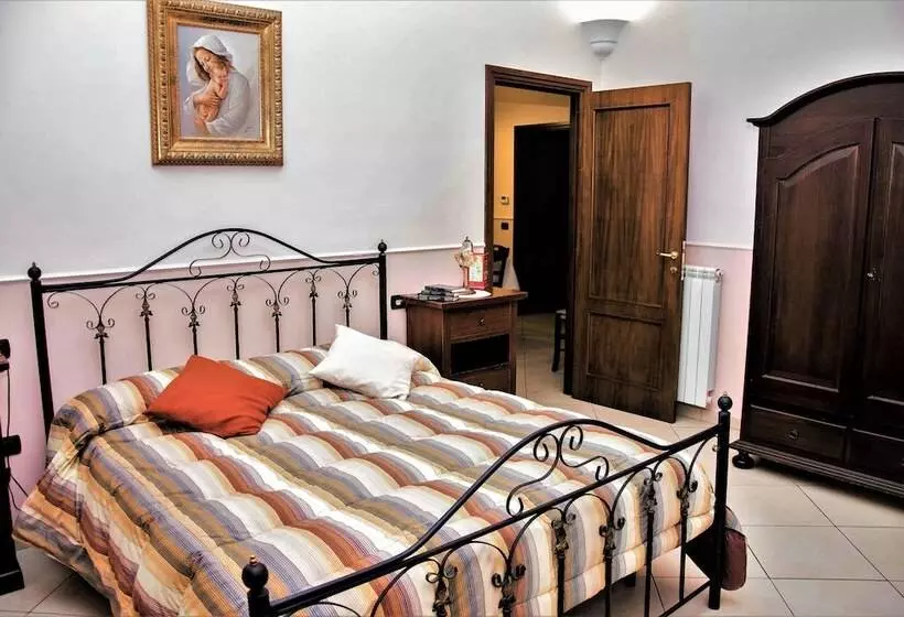 Aamiaismajoitus (B&B) Pompei Luxury Rooms