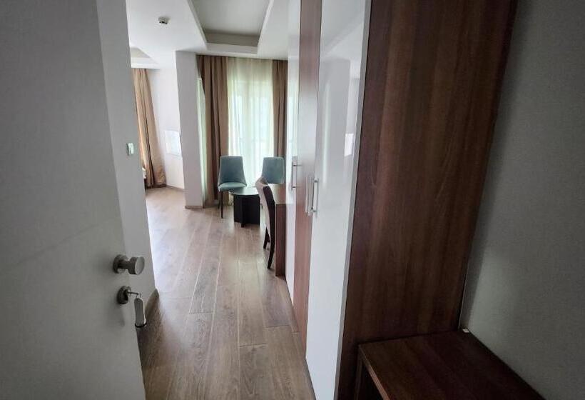 هتل Rile Men Blue