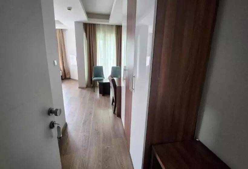 هتل Rile Men Blue