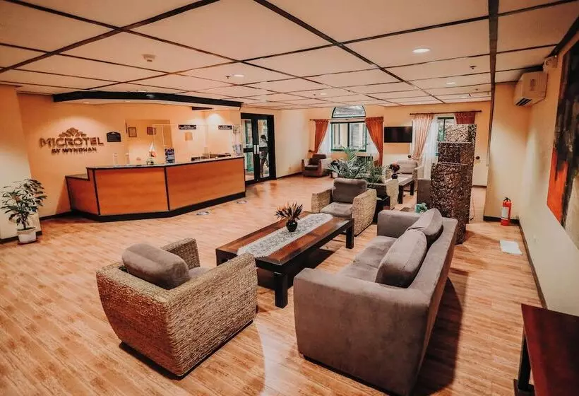 فندق فئة نجمة واحدة Microtel By Wyndham Cabanatuan