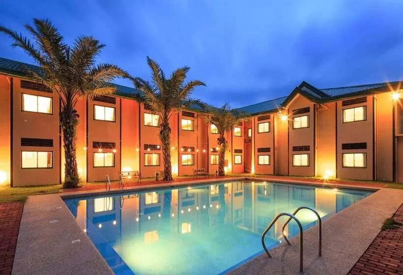 فندق فئة نجمة واحدة Microtel By Wyndham Cabanatuan