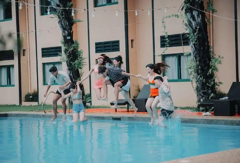 فندق فئة نجمة واحدة Microtel By Wyndham Cabanatuan