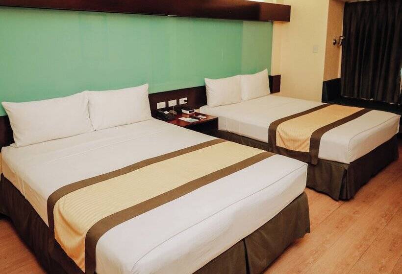 פונדק Microtel By Wyndham Cabanatuan