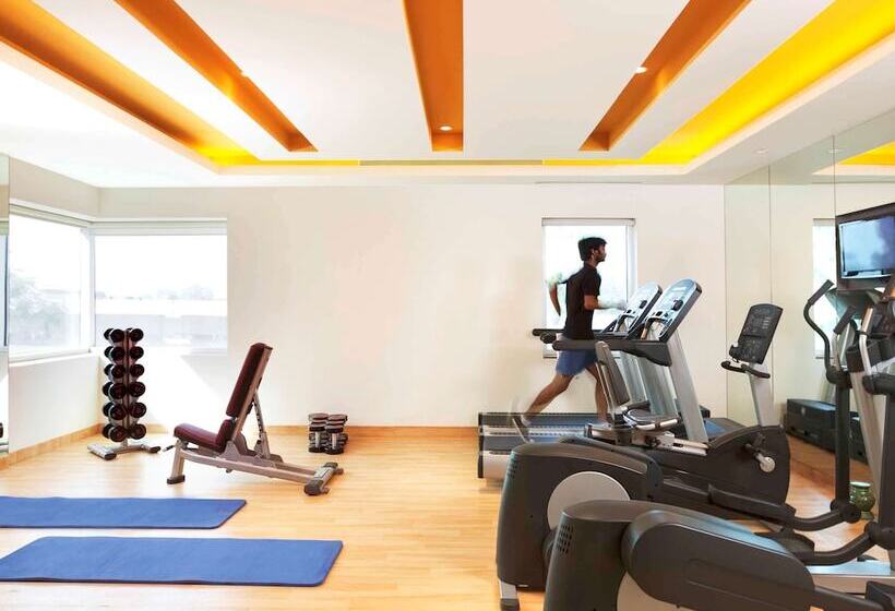 בית מלון כפרי Ibis Navi Mumbai   An Accor Brand