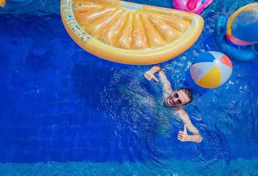 فندق Casa Avelina Boutique Hostel