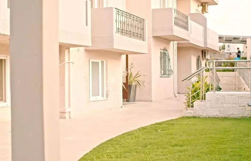 Waterlily Hotel Apartments