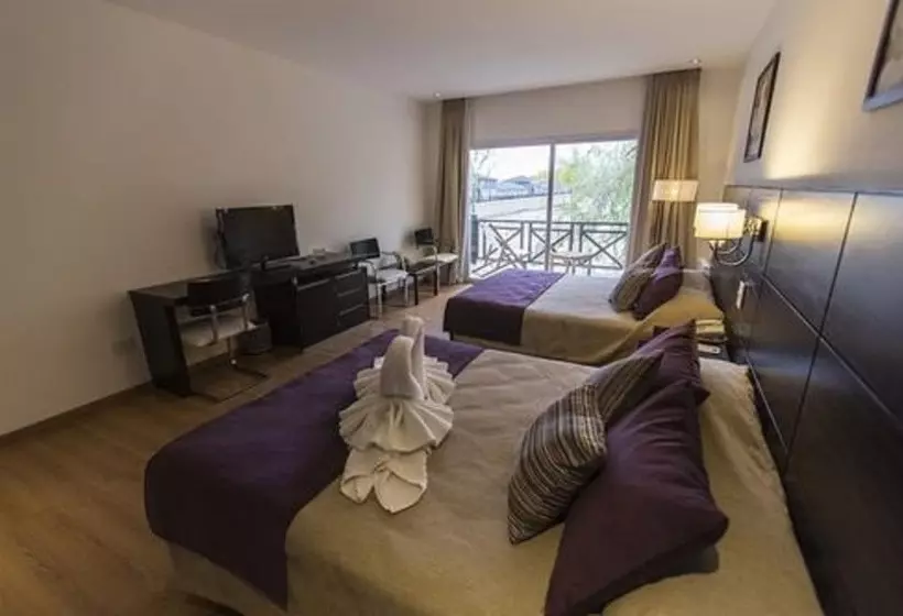 Howard Johnson Marinas & Resort