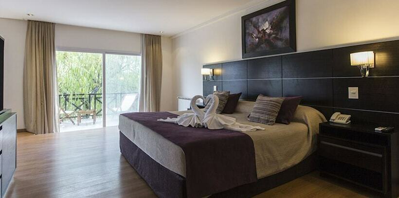 Howard Johnson Marinas & Resort