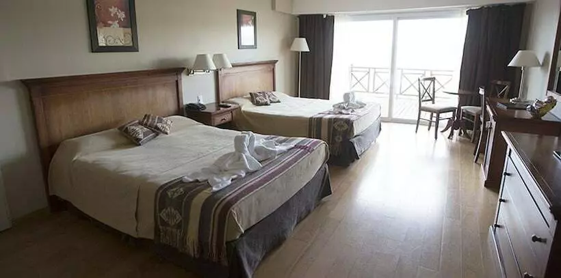 Howard Johnson Marinas & Resort