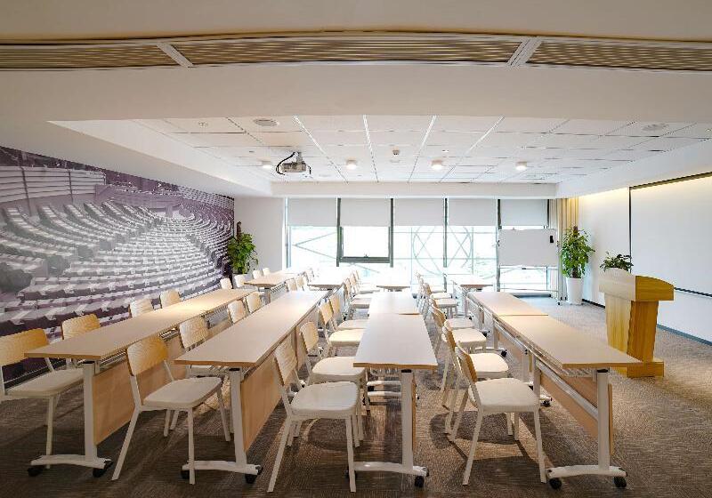 ibis Chengdu Chunxi Road Hotel